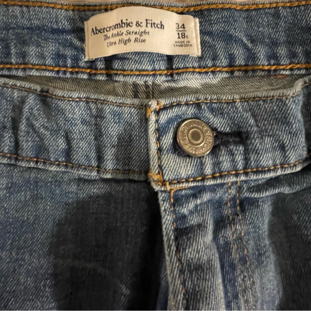 Abercrombie & Fitch Ankle Straight Ultra High Rise